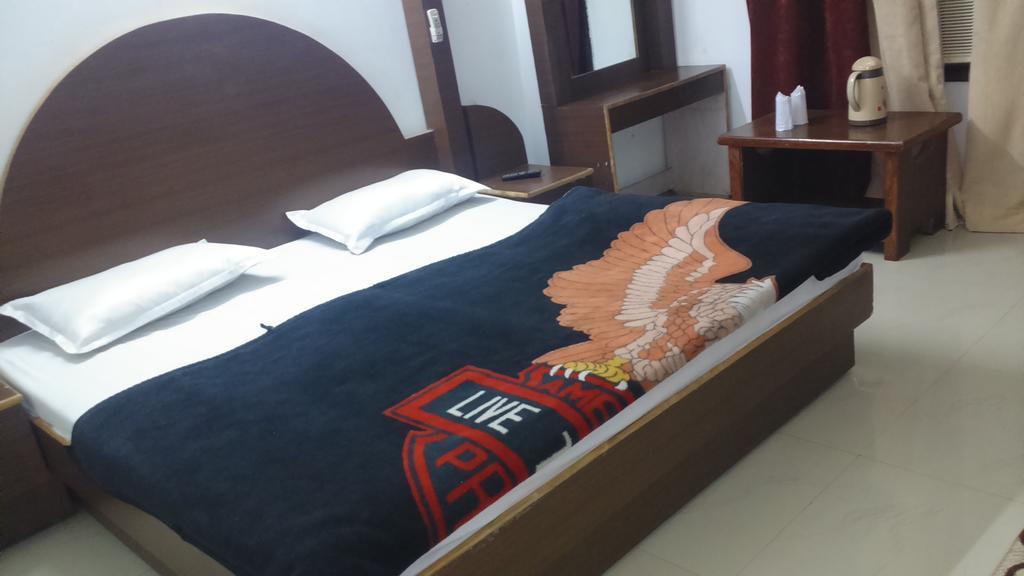 Hotel Katra Residency מראה חיצוני תמונה
