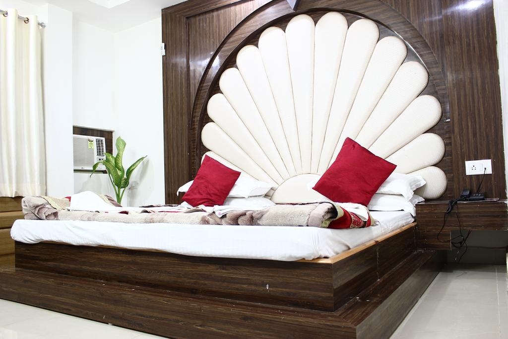 Hotel Katra Residency מראה חיצוני תמונה