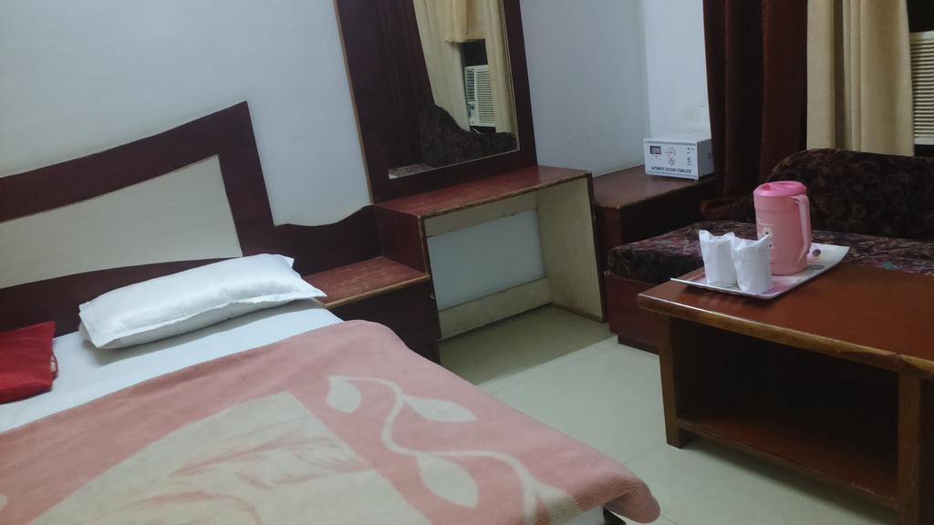 Hotel Katra Residency מראה חיצוני תמונה