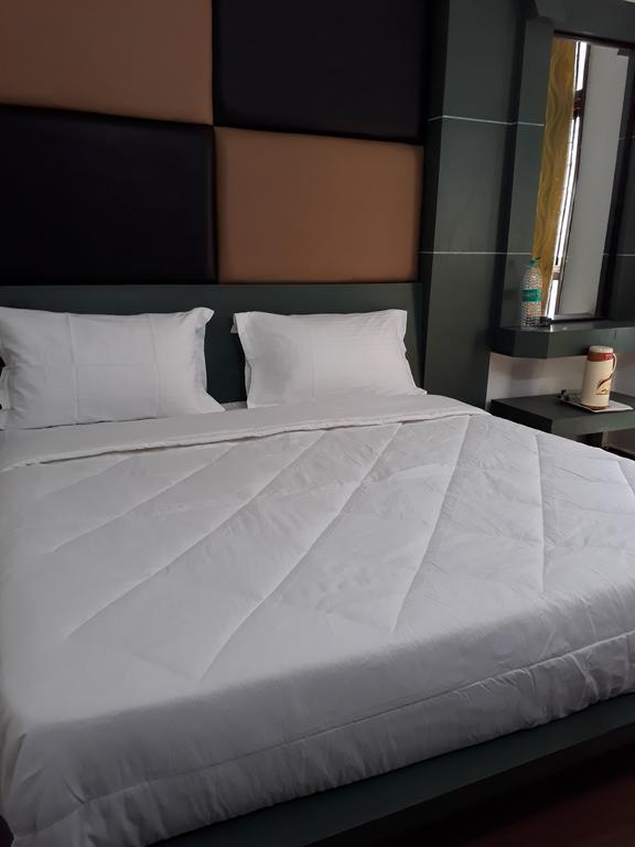 Hotel Katra Residency מראה חיצוני תמונה