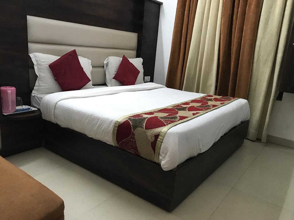 Hotel Katra Residency מראה חיצוני תמונה