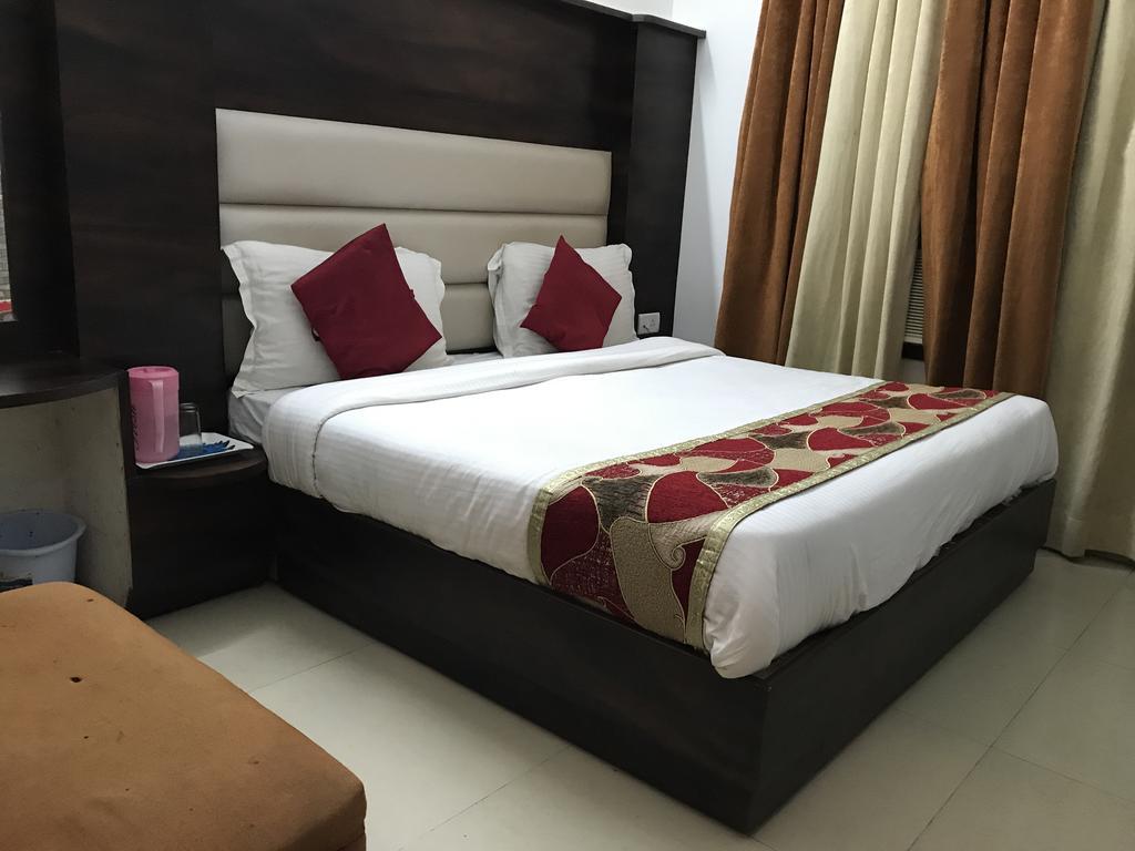 Hotel Katra Residency מראה חיצוני תמונה