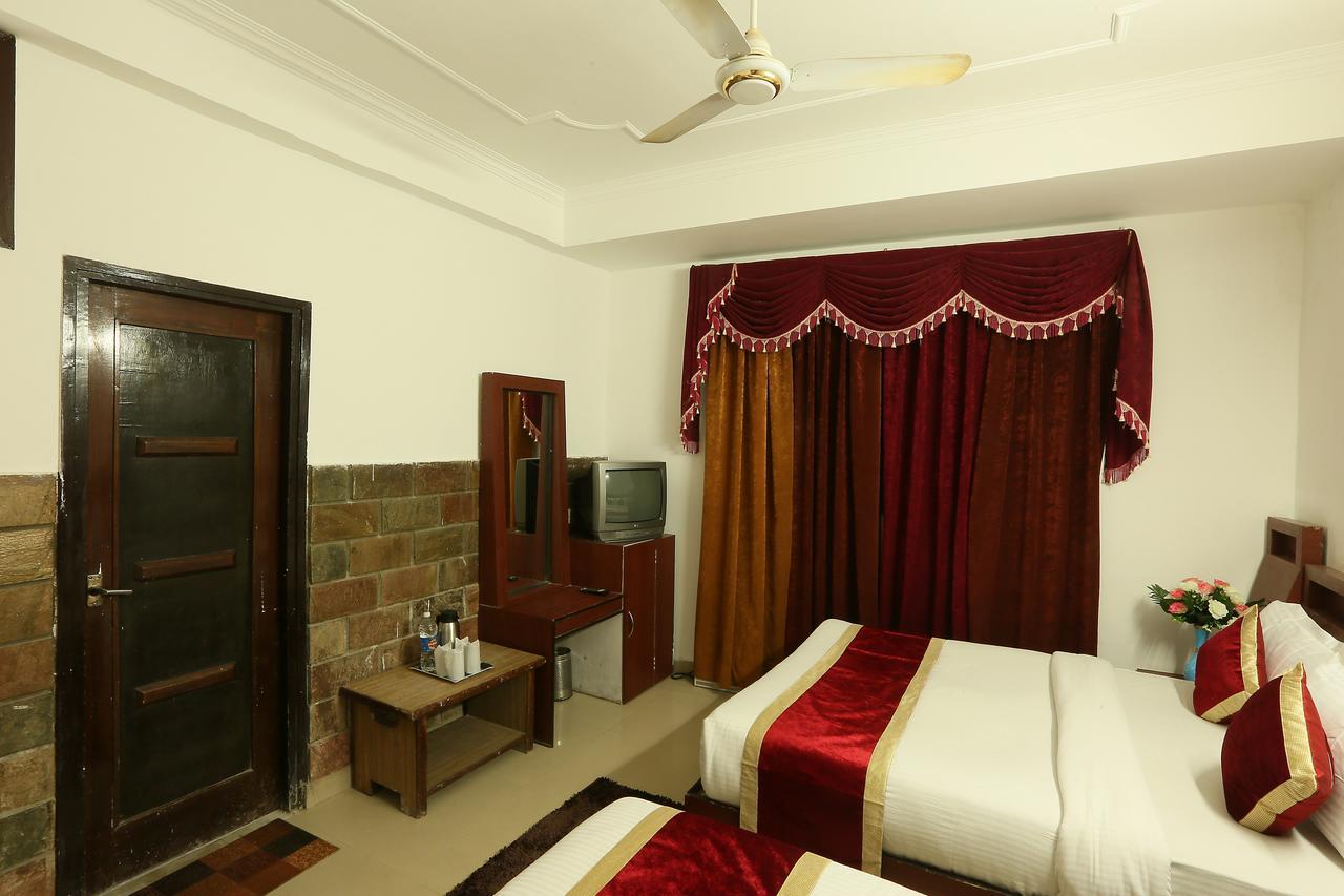 Hotel Katra Residency מראה חיצוני תמונה