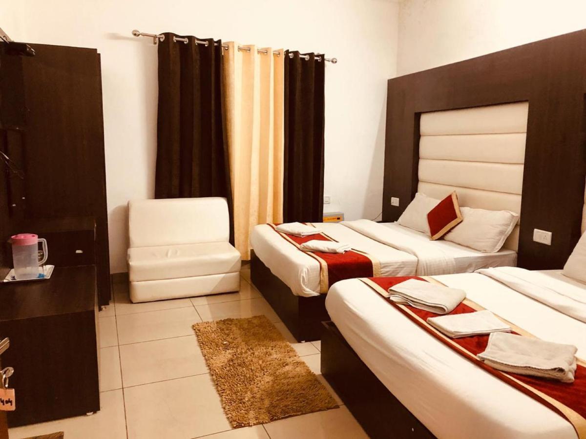 Hotel Katra Residency מראה חיצוני תמונה